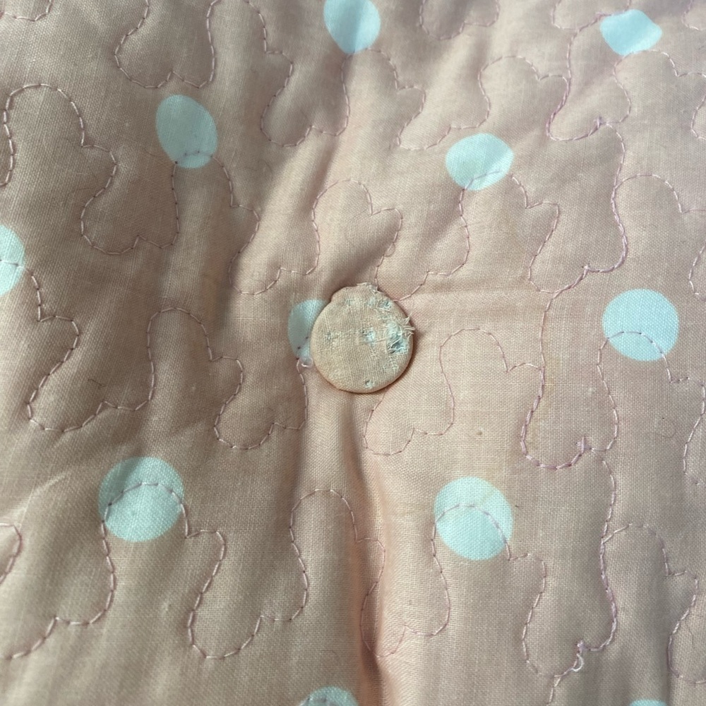 Cute pink and white poke a dot dog bed - Picture 4 of 6